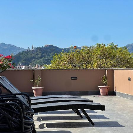 Hotel Thrive, A Tropical Courtyard Kathmandu Exterior photo