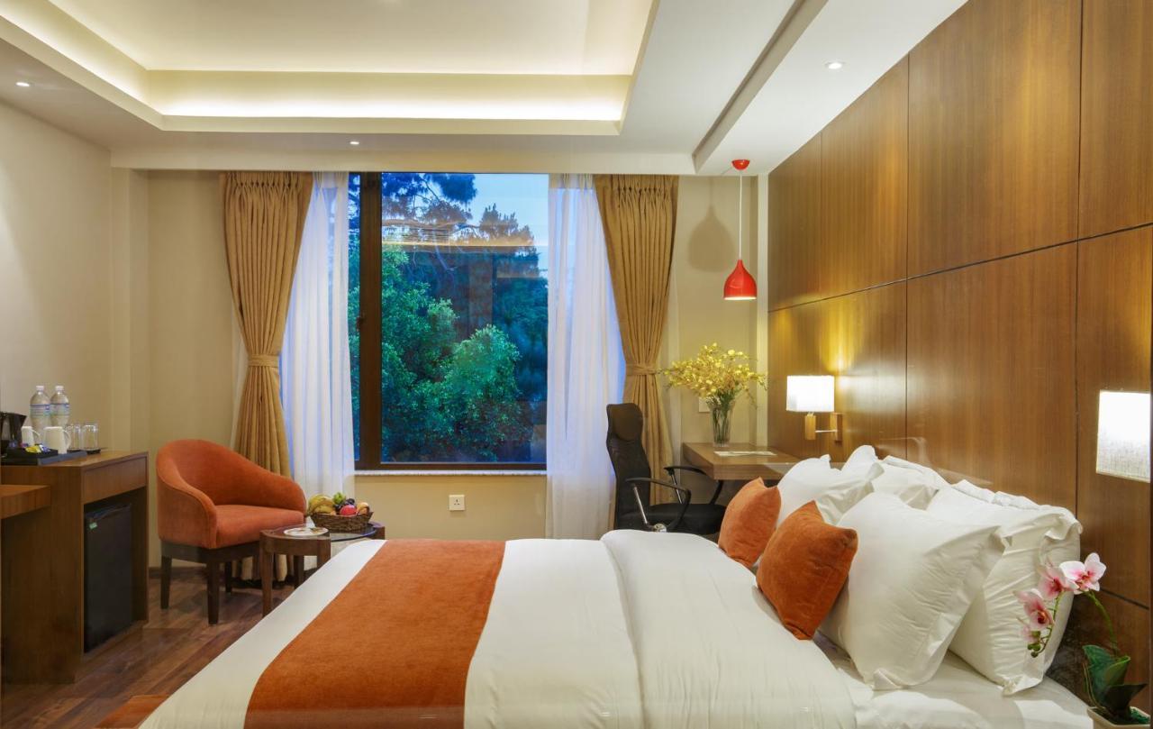 Hotel Thrive, A Tropical Courtyard Kathmandu Exterior photo