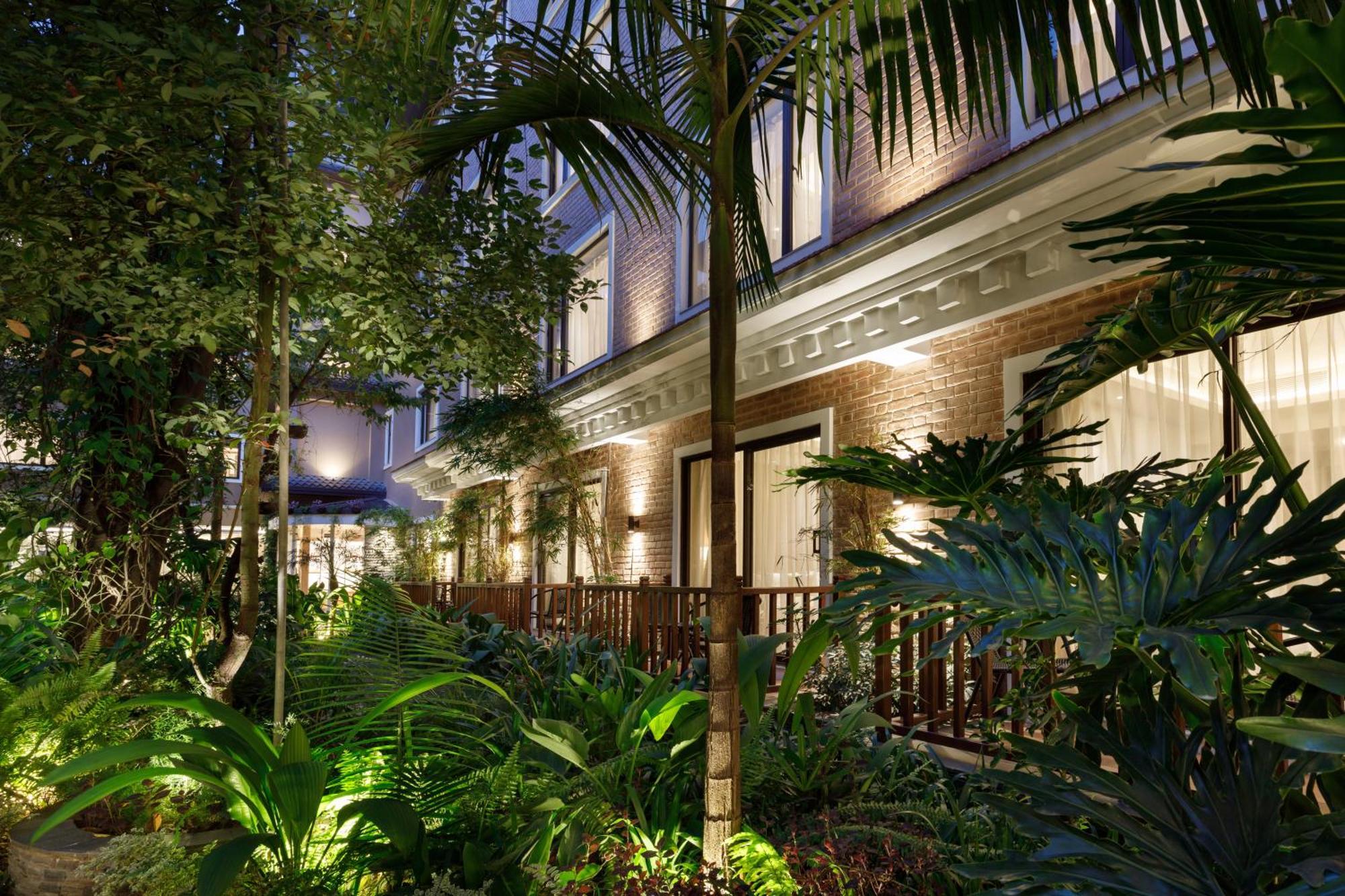 Hotel Thrive, A Tropical Courtyard Kathmandu Exterior photo